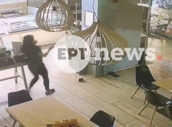 «Σκληρό» βίντεο ντοκουμέντο με την παράσυρση μητέρας και παιδιού στο Περιστέρι