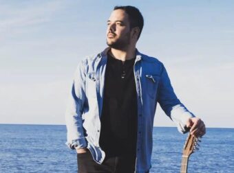 Θρήνος για τον γνωστό λαουτιέρη που «έσβησε» στα 29 του χρόνια