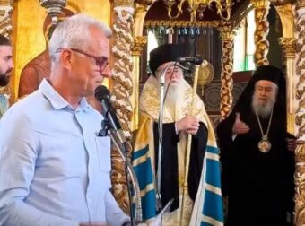 Η απάντηση του εκπαιδευτικού στον Μητροπολίτη Δωδώνης που του τα έψαλε γιατί είχε το πουκάμισο έξω από το παντελόνι