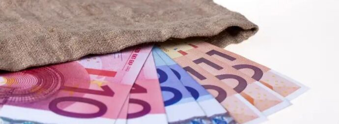 MOΛIΣ «EΣKAΣE»: NEO EΠIΔOMA 100 EYPΩ KAΘE MHNA – ΠOIOI TO ΔIKAIOYNTAI KAI ΔEN TOYΣ EXEI… ENHMEPΩΣEI KANENAΣ