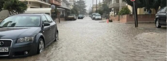 Η κακοκαιρία «σαρώνει» την Κρήτη: Δρόμοι… ποτάμια σε Ηράκλειο και Χανιά