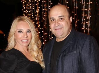 Έλενα Τσαβαλιά: Στόλισε το πιο vintage Χριστουγεννιάτικο δέντρο και θα σε γυρίσει στα παιδικά σου χρόνια