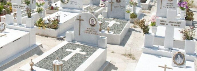 Σοκ σε νεκροταφείο της Πάτρας: «Πάγωσαν» οι συγγενείς μόλις άνοιξαν τον τάφο – Δεν πίστευαν στα μάτια τους με αυτό που αντίκρισαν