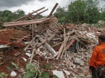 Τραγωδία Τωρα: Τουλάχιστον 6 νεκροί, 17 αγνοούμενοι, τεράστιος Θρήνος