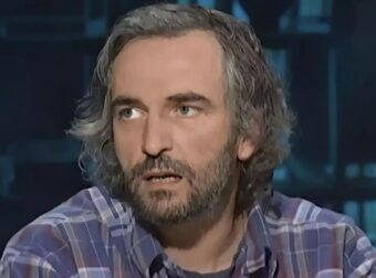 Άρης Σερβετάλης: «Θα συμβούλευα τους νέους να κάνουν το σταυρό τους»