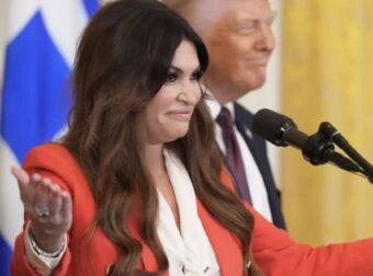 Δήλωση-βόμβα για την Κίμπερλι Γκίλφοϊλ από την πρεσβεία της Κίνας στην Ελλάδα