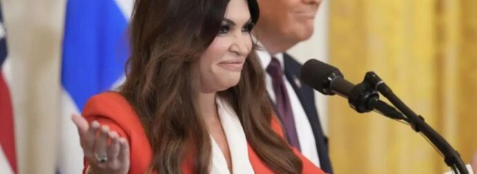 Δήλωση-βόμβα για την Κίμπερλι Γκίλφοϊλ από την πρεσβεία της Κίνας στην Ελλάδα