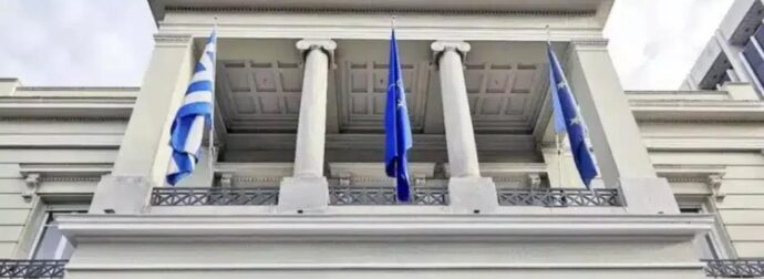 Άμεση απάντηση της Ελλάδας στη Ρωσία: «Απειλές κατά κυρίαρχων κρατών αυτοδικαίως απορρίπτονται»