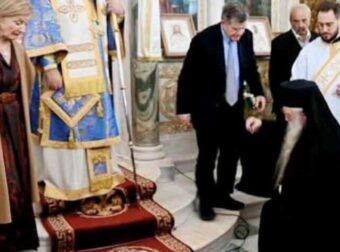 ΕΚΤΑΚΤΟ: Σάλος με πασίγνωστο Μητροπολίτη που γονάτισε μπροστά σε πασίγνωστο πάμπλουτο εφοπλιστή και τον «προσκύνησε»