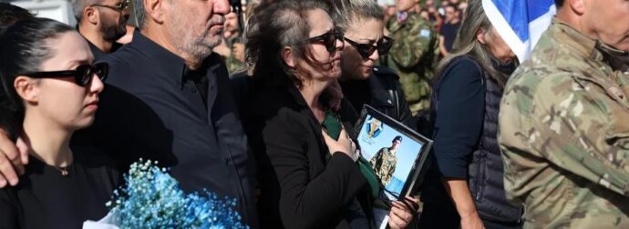 Ανατριχίλα: Το σπαρακτικό γράμμα που έστειλαν οι φαντάροι της Ελλάδας στον πατέρα του 19χρονου Ραφαήλ