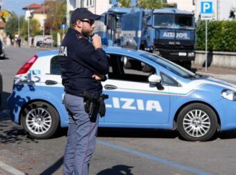 ΝΕΑ ΓΥΝΑΙΚΟΚΤΟΝΙΑ ΤΩΡΑ – ΣΚΟΤΩΣΕ ΤΗ ΣΥΖΗΓΟ ΤΟΥ