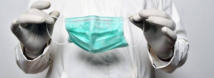 ΥΠΟΧΡΕΩΤΙΚΕΣ ΜΑΣΚΕΣ: ΟΛΟΚΛΗΡΗ Η ΙΣΠΑΝΙΑ ΕΠΙΣΤΡΕΦΕΙ ΣΤΑ ΜΕΤΡΑ ΤΟΥ ΚΟΡΟΝΟΙΟΥ