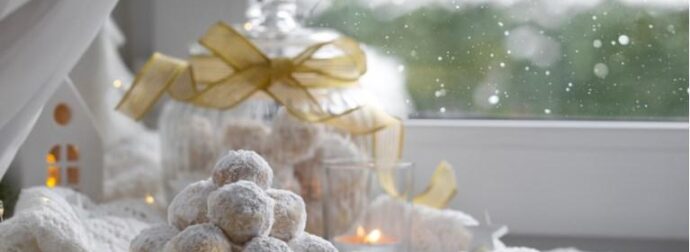 Viral o Πετρετζίκης και φέτος τα Χριστούγεννα: Έκανε τους πιο γρήγορους κουραμπιέδες χωρίς μίξερ και με ελάχιστα υλικά κι έριξε το Ίντερνετ