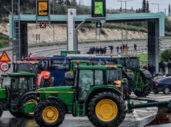 Έκλεισαν τη νέα Εθνική Οδό Πατρών – Πύργου – Ουρές χιλιομέτρων