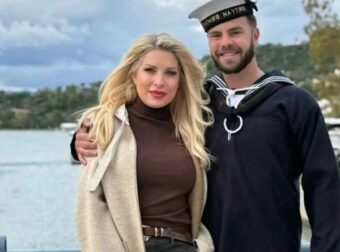 Αδιανόητο το ποσό: Τόσο κοστίζει η "απλή" τσάντα που κρατούσε η Μενεγάκη στην ορκωμοσία του Άγγελου