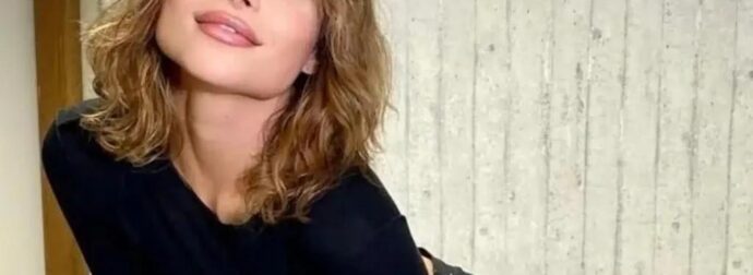 «Πιο μεγάλα και από το κεφάλι της»: Η Ελευθερία Ελευθέριου μας εντυπωσιάζει με τη νέα της εμφάνιση