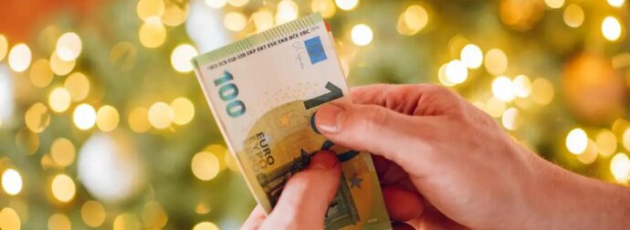 ΣΥΝΤΑΞΕΙΣ ΙΑΝΟΥΑΡΙΟΥ: ΠΟΣΟ ΑΥΞΑΝΟΝΤΑΙ, ΠΟΤΕ ΠΛΗΡΩΝΟΝΤΑΙ