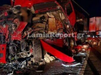 Σοκαριστικό τροχαίο πριν από λίγο – Συγκρούστηκαν δύο νταλίκες και ένα ΙΧ