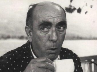 Την διέρρευσαν για 1η φορά μετά από 52 χρόνια: Φωτογραφία – ντοκουμέντο δείχνει τον Διονύση Παπαγιαννόπουλο να κλαίει και… συγκλονίζει