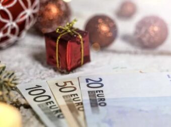 ΕΚΤΑΚΤΗ ΑΝΑΚΟΙΝΩΣΗ – Μπαίνουν όλα νωρίτερα στους δικαιούxους λόγω Χριστουγέννων, πότε θα μπουν