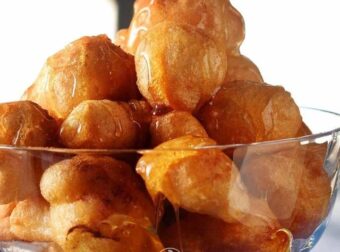 Χριστουγεννιάτικοι λουκουμάδες της Αργυρώς: Η πιο τέλεια και γρήγορη συνταγή για αφράτους λουκουμάδες…δεν θα μείνει ούτε ένας