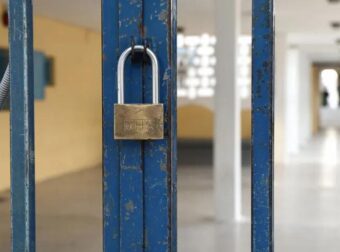 Κλειστά σχολεία και τριήμερο ξεκούρασης για τους μαθητές: Η λίστα