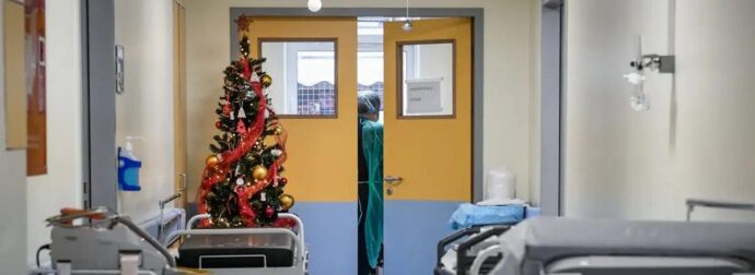 Στο νοσοκομείο πασίγνωστος γιατρός μετά από επίθεση – Σοκ με το ποιος είναι