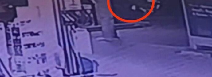 Σοκαριστικό βίντεο από το θανατηφόρο τροχαίο στη Νέα Φιλαδέλφεια: Η στιγμή που ο μοτοσικλετιστής συγκρούεται με το τρόλεϊ