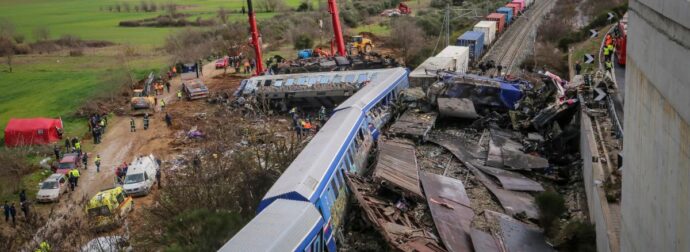 Τέμπη: Έφοδος του ΣΔΟΕ στα γραφεία του Συλλόγου Συγγενών Θυμάτων – Τι έχει μπει στο «κάδρο»