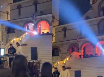 Εικόνες ντροπής: Ο Δήμος Αθηναίων έστησε rave πάρτι στα σκαλιά ναού – «Δεν γνωρίζαμε ότι θα βάλουν φωτορυθμικά στον ναό»