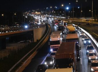 Πυρετός στον Κηφισό: Τραυματίστηκε μοτοσικλετιστής σε τροχαίο – Η κίνηση στους δρόμους