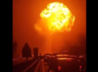 Έκρηξη σε αυτοκινητόδρομο της Ιταλίας: Βυτιοφόρο τυλίχθηκε στις φλόγες μετά από σύγκρουση με φορτηγό