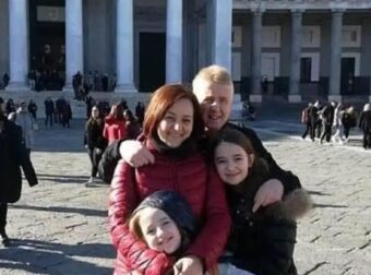 Χριστουγεννιάτικο ρεβεγιόν κατέληξε σε τραγωδία: Μητέρα και κόρη πέθαναν από τροφική δηλητηρίαση, χαροπαλεύει ο πατέρας