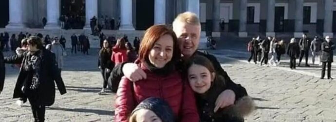 Χριστουγεννιάτικο ρεβεγιόν κατέληξε σε τραγωδία: Μητέρα και κόρη πέθαναν από τροφική δηλητηρίαση, χαροπαλεύει ο πατέρας