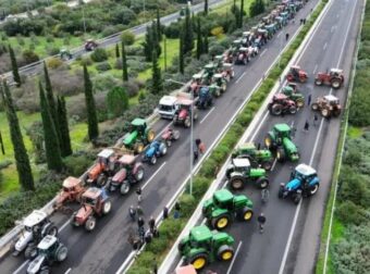 ΕKΤΑΚΤΟ! ΑΓΡΟΤΕΣ ΑΠOΧΩPΟΥΝ