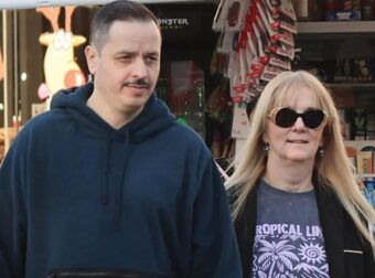 Αλέξανδρος Τσουβέλας: Σπάνια έξοδος με τη διάσημη σύντροφό του στη Γλυφάδα