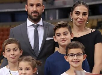 Ο μεγάλος γιος του Σπανούλη έγινε 16 και ξεπέρασε στο ύψος τον πατέρα του