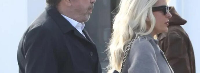 Κηδεία Γιώργου Παπαδάκη: Αγκαζέ Ελένη Μενεγάκη και Γιάννης Λάτσιος στο τελευταίο αντίο