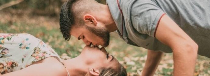 Όταν Ένας Άντρας Σε Φιλάει με τη Γλώσσα του, Να Τι Σημαίνει…