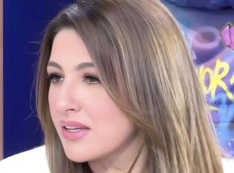 Έλενα Παπαρίζου: Άκρως αδυνατισμένη στο πλατό της Γερμανού – Μιλά πρώτη φορά για το πρόβλημα υγεία της