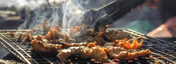 Τσικνοπέμπτη 2026: Ποια ημέρα πέφτει – Θα σας εκπλήξει