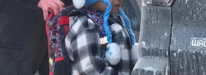 ΕΚΤΑΚΤΟ: ΣΥΝΕΛΑΒΑΝ 5ΧΡΟΝΟ ΑΓΟΡΑΚΙ ΚΑΘΩΣ ΓΥΡΙΖΕ ΣΠΙΤΙ ΤΟΥ