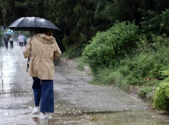 Προβλήματα από την έντονη βροχόπτωση – Απεγκλωβίστηκε ζευγάρι κτηνοτρόφων