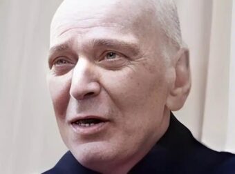 Απομονωμένος με σοβαρά προβλήματα υγείας ζει ο γνωστός τραγουδιστής και παρουσιαστής