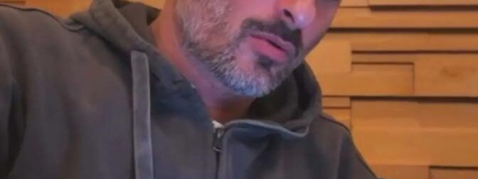 Σοφία Καρβέλα: «Η πρώην γυναίκα μου με πήγε για σούσι για να κοιτάζει φωτογραφίες άλλων»