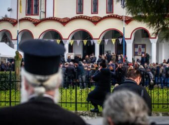 Εργοστάσιο “Βιολάντα”: Το σπαρακτικό “αντίο” του γιου της Αγάπης Μπουνόβα