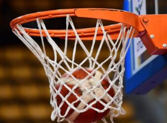 Κατέρρευσε μπασκετμπολίστας κατά την διάρκεια του αγώνα – Θρήνος για τον Παναγιώτη