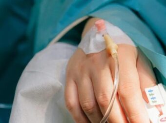 Έξαρση γρίπης Α: Οι 2 κινήσεις που μπορούν σύμφωνα με τους γιατρούς να θωρακίσουν τον οργανισμό μας