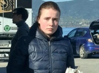 ΕΚΤΑΚΤΟ: ΜΑΘΕΥΤΗΚΕ ΠΟΙΟΣ ΕΙΝΑΙ Ο ΝΕΑΡΟΣ ΠΟΥ ΤΡΙΓΥΡΙΖΕΙ ΜΕ ΤΗΝ 16ΧΡΟΝΗ ΛΟΡΑ