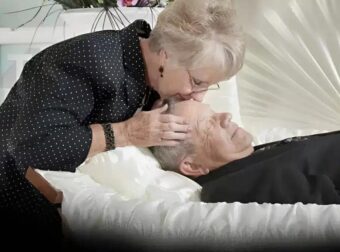 Συνέπειες του να φιλήσετε έναν νεκρό άνθρωπο: Tι πρέπει να γνωρίζετε